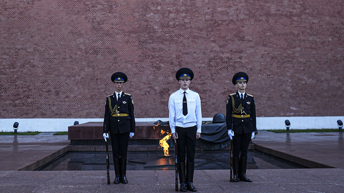 Rússia celebra Dia do Soldado Desconhecido com tributo à memória militar