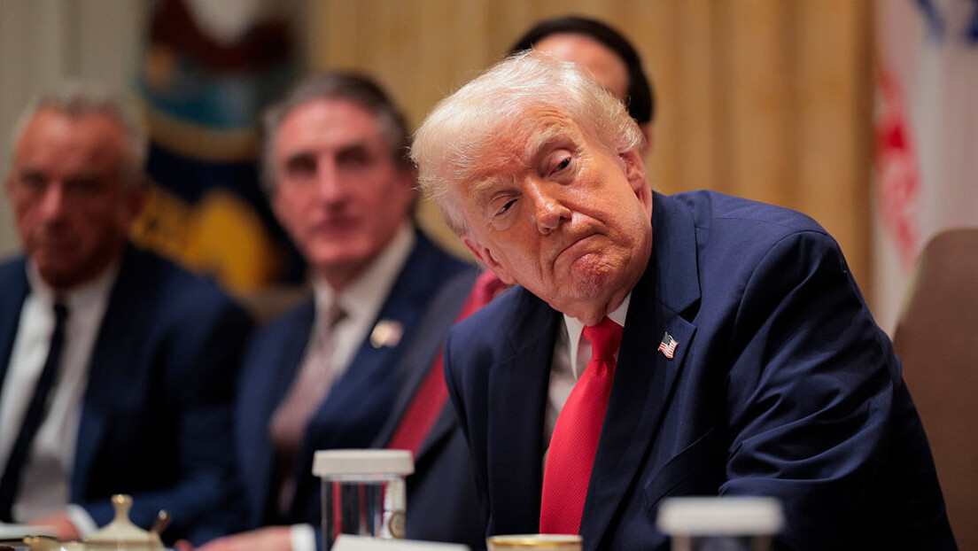 Negócio de criptomoedas da família Trump sofre queda multimilionária