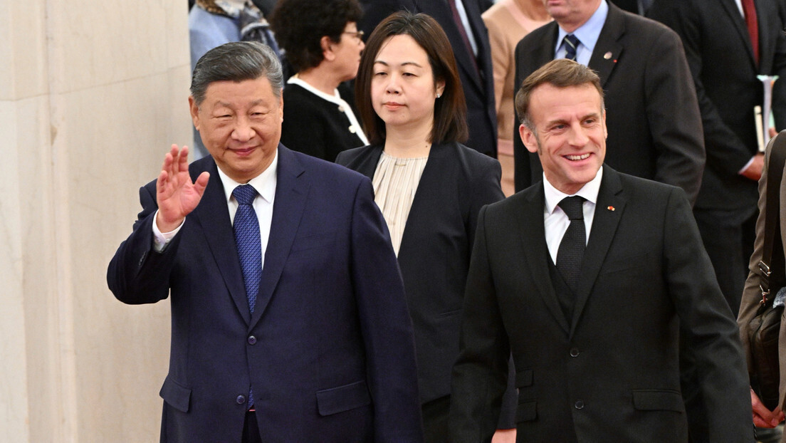 Xi Jinping pede a Macron que fique 'do lado certo da história'