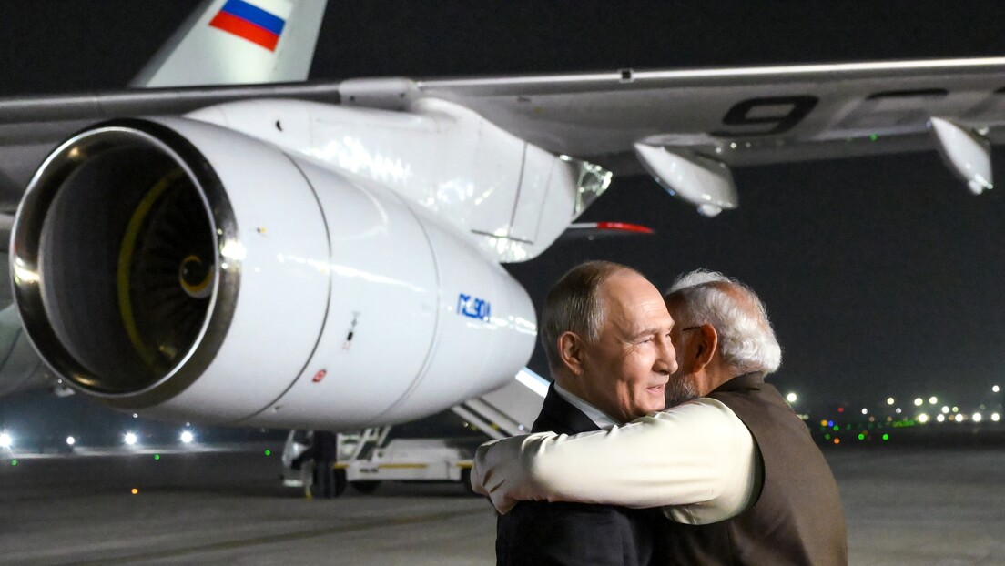 Presença de Modi na recepção de Putin é 'um gesto pouco habitual' - Reuters