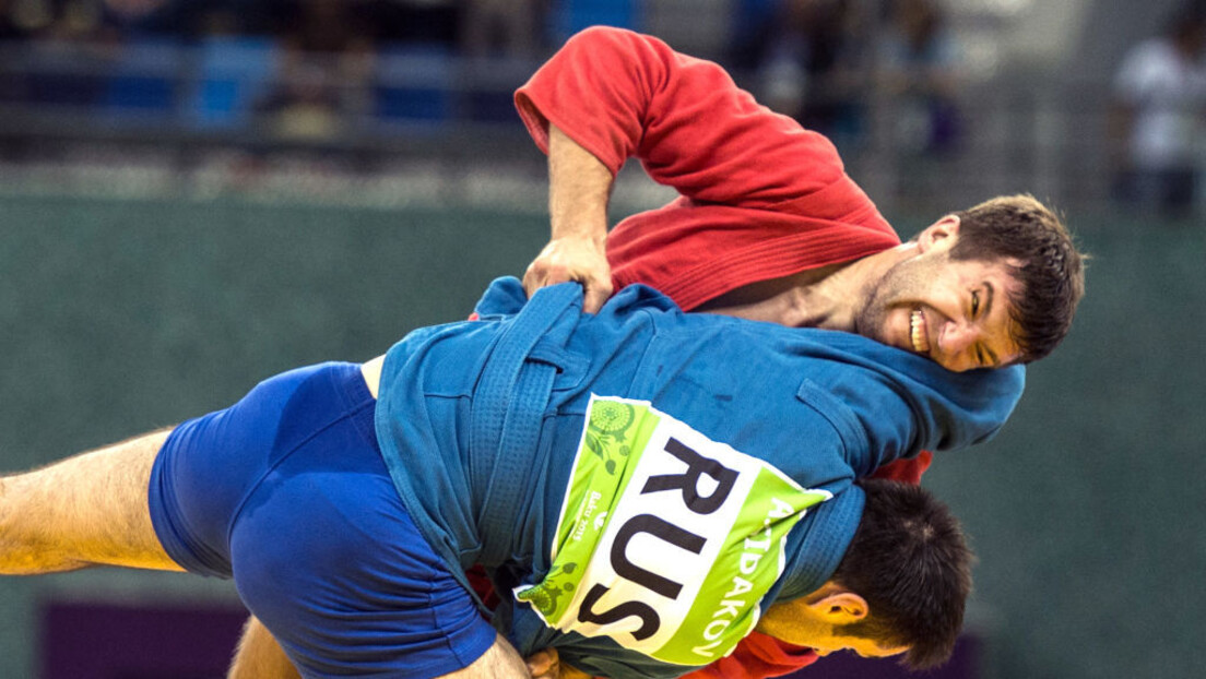 Atletas da Rússia e Belarus voltarão às competições de sambo com suas bandeiras e hinos nacionais