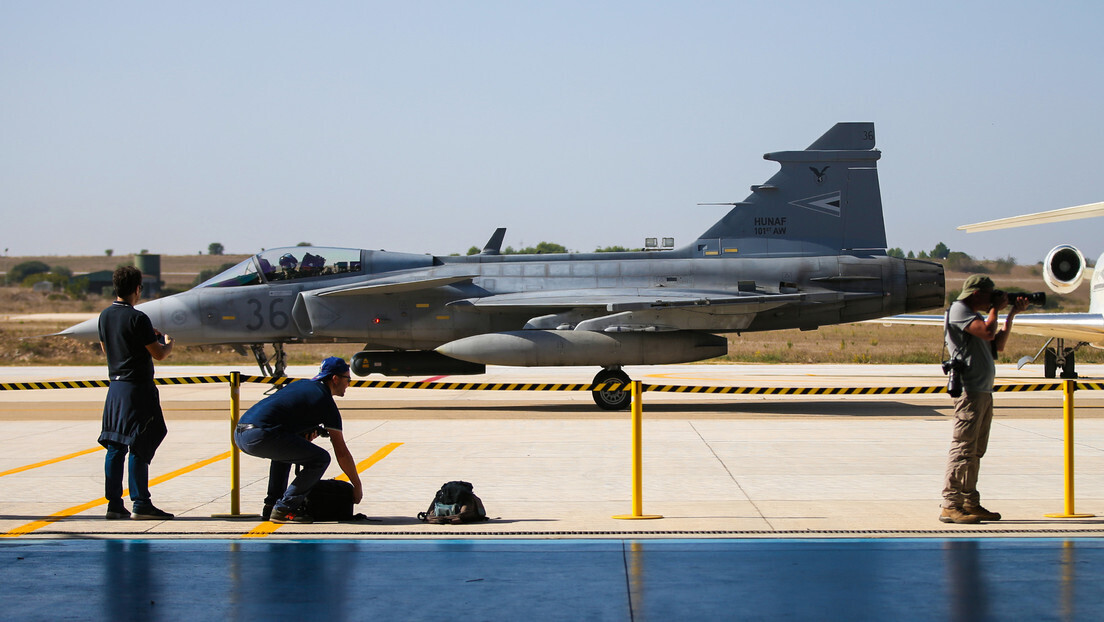'Não são de origem norte-americana': Gustavo Petro comenta sobre críticas à compra dos caças suecos