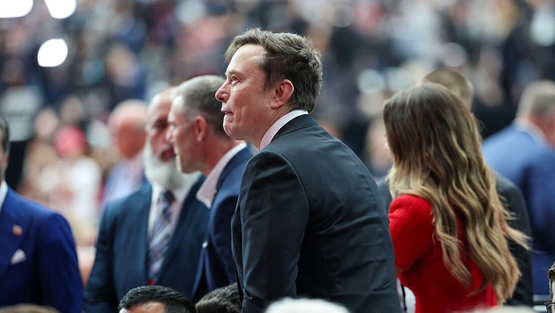 Após multa de €120mi ao X, Elon Musk compara União Europeia à polícia comunista da Alemanha Oriental