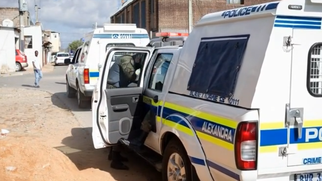 Pelo menos 12 pessoas, incluindo uma criança de 3 anos, morrem em ataque a alojamento na África do Sul