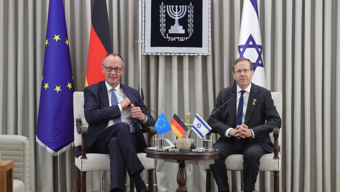 Merz chega a Israel e se descreve como um 'velho amigo' do país