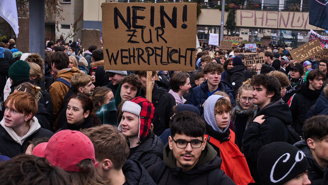 Jovens protestam em mais de 90 cidades da Alemanha contra nova lei de serviço militar - VÍDEO