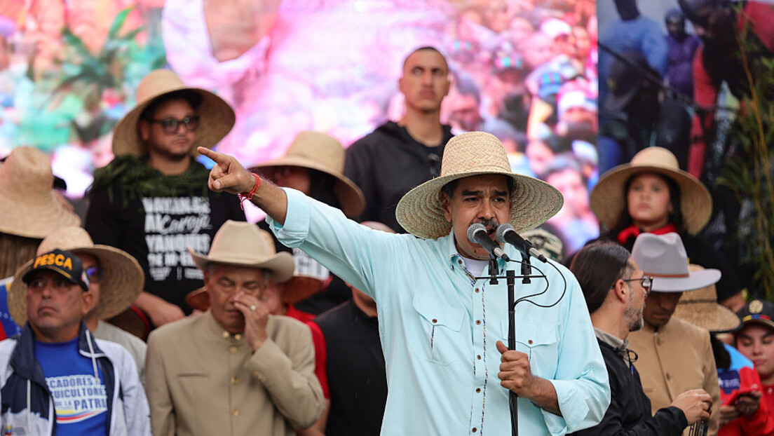 Maduro diz em inglês: 'Chega de Vietnã, Somália, Iraque, Afeganistão e Líbia'