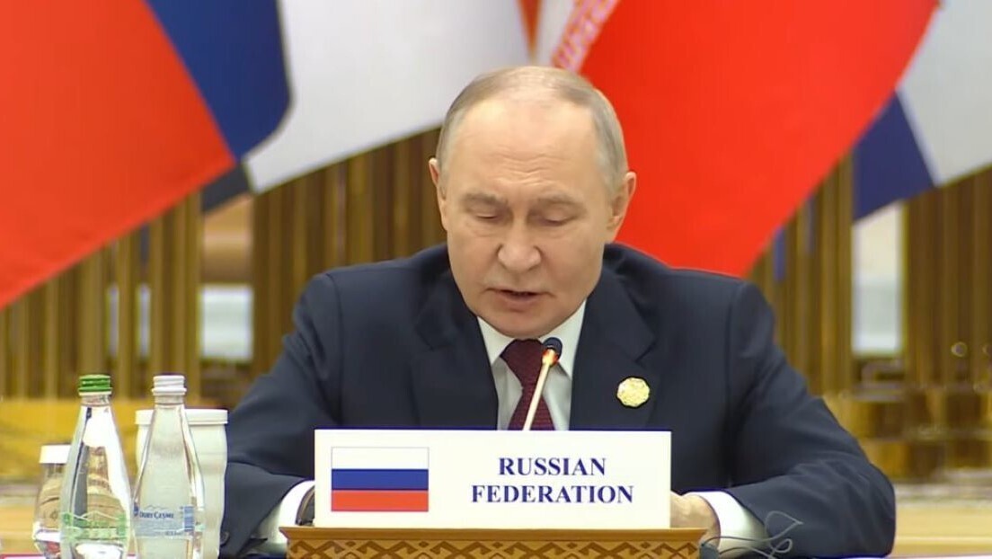 Putin discursa em fórum internacional no Turcomenistão