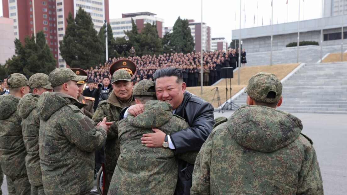 FOTOS: Kim Jong-un recebe militares da RPDC após missão na província russa de Kursk