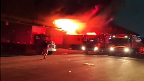 Ceasa é atingido por incêndio, na Zona Norte do Rio - VÍDEO
