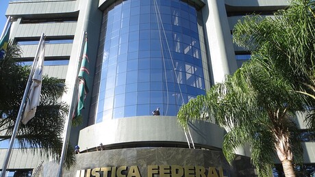 Vara de Curitiba que cuidou da Lava-Jato é alvo de busca e apreensão da PF