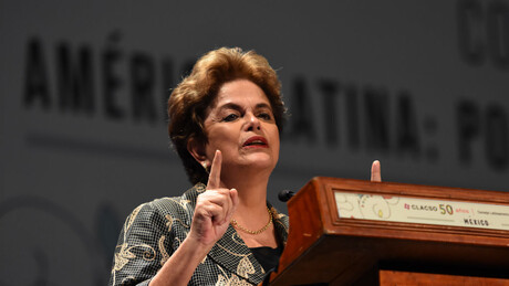 Tarifas e sanções são usadas como 'instrumento de subordinação política', diz Dilma Rousseff