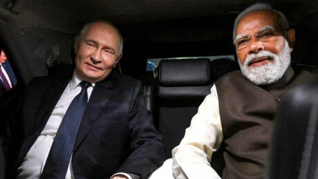 VÍDEO: Modi cumprimenta Putin no aeroporto de Nova Delhi e eles partem no mesmo carro