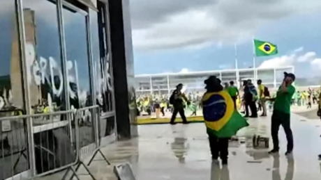 STF forma maioria para condenar ex-integrantes da cúpula da PM do DF por omissão nos atos do 8 de janeiro