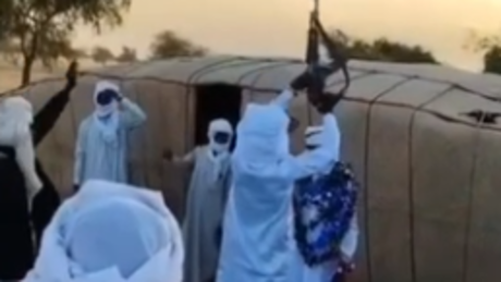 IMAGENS FORTES: noivo é morto acidentalmente em casamento na Africa