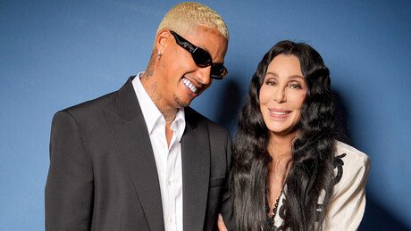 Cher planeja se casar com namorado 41 anos mais novo, afirmam relatos