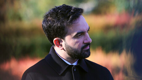 Efeito Mamdani? Estudantes lançam 'clube socialista' com cartazes de Marx em Nova Jersey