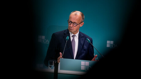 'Pequeno nazista' e 'idiota': Merz registra quase 5 mil queixas por insultos nas redes sociais