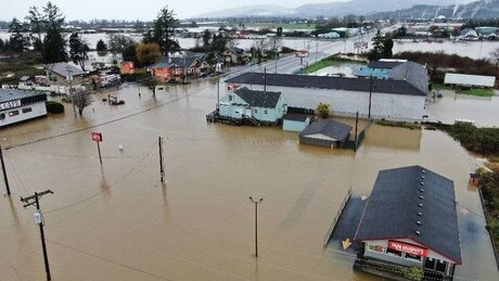 Estado de Washington declara estado de emergência e prepara evacuações após chuvas intensas