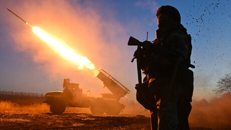 Rússia lança ataque massivo à infraestrutura militar ucraniana após ofensivas de Kiev contra civis russos