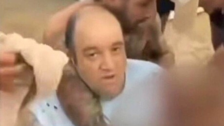 Magnata doa milhares de dólares a pedestre que desarmou atirador em massacre na Austrália