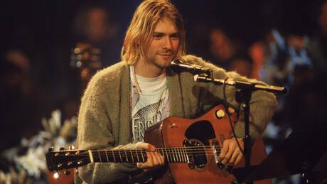 Guitarra de Kurt Cobain, 'a mais cara de todos os tempos', é doada a escola de música de Londres