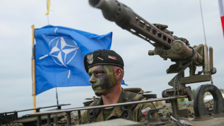 'Não ameaçamos, somos ameaçados': ministro da Defesa russo diz que OTAN se prepara para confrontar Moscou