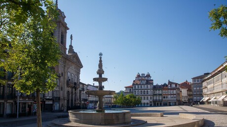 Justiça de Portugal arquiva denúncia de xenofobia contra criança brasileira; mãe aponta omissão
