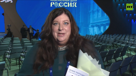 Ex-assessora de Biden recebe passaporte russo