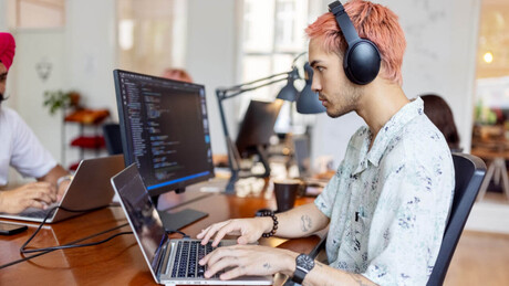 Diploma não garante emprego? Geração Z está mudando de planos