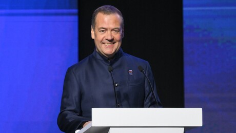 'Embriaguez passou?': Medvedev zomba de 'pacificadores' europeus