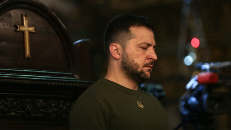 Zelensky 'cancela' Natal Ortodoxo tradicional e substitui pelo Dia do Programador