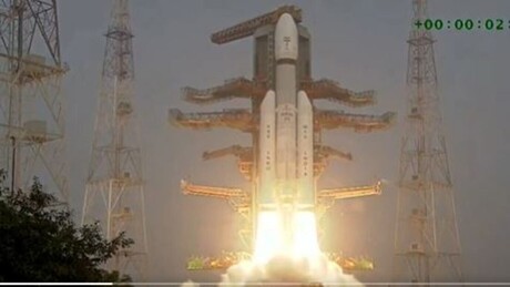 VÍDEO: Índia lança com sucesso satélite comercial em órbita baixa