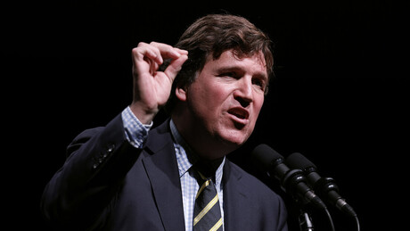 Tucker Carlson atribui aos EUA responsabilidade por mortes em Gaza e ataca governo Netanyahu