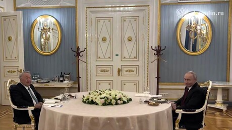 VÍDEO: Putin recebe no Kremlin o primeiro presidente do Cazaquistão