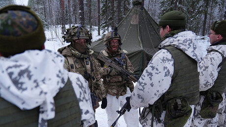 Rússia alerta que tropas europeias na Ucrânia seriam 'alvos legítimos'