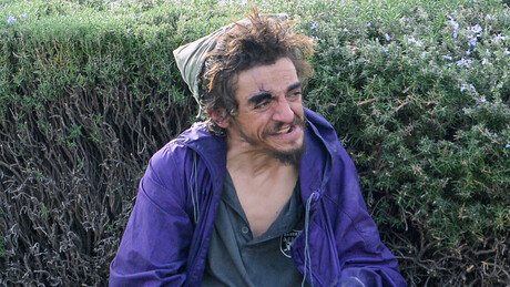 'Fumando metanfetamina': astro da Nickelodeon volta às ruas após 72 horas de reabilitação