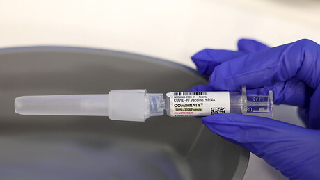 Cientistas descobrem causa de rara inflamação cardíaca causada por vacinas da Pfizer e Moderna