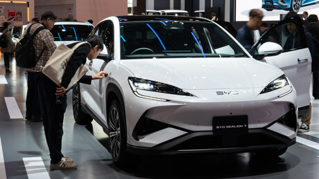 Chinesa BYD se aproxima de superar a Tesla e liderar mercado global de veículos elétricos