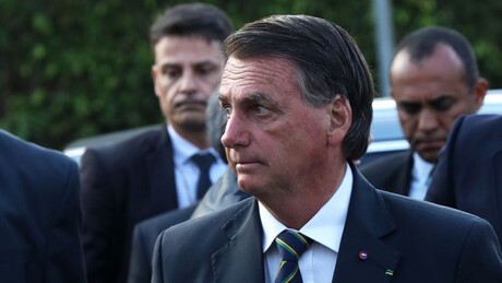 Bolsonaro recebe alta hospitalar e volta à PF para cumprir pena de prisão
