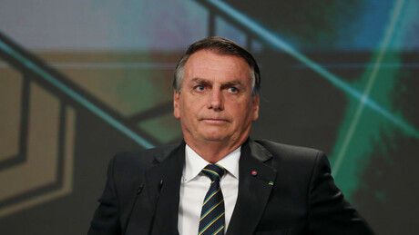 Moraes libera visitas permanentes de filhos e enteada de Bolsonaro na prisão; Eduardo fica fora