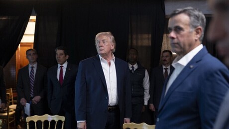 Casa Branca divulga fotos de Trump assistindo à operação dos EUA na Venezuela para capturar Maduro