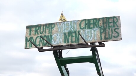 'Leve Macron embora': Agricultores franceses pedem ajuda a Trump em sua 'revolução dos tratores'