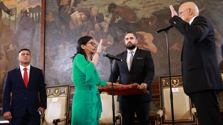 Rússia se pronuncia sobre a posse de Delcy Rodríguez como presidente encarregada da Venezuela