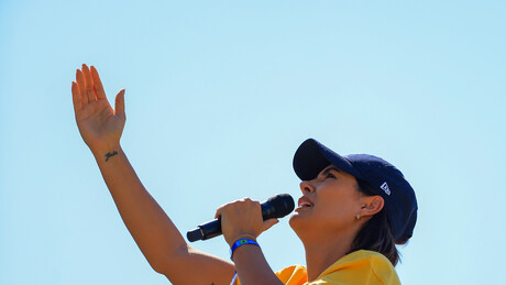 Michelle diz que Bolsonaro aguarda autorização de Moraes para ir ao hospital após queda da cama