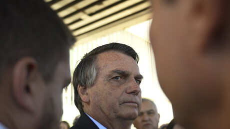 Bolsonaro pede a Moraes autorização para reduzir pena com leitura de livros do sistema prisional