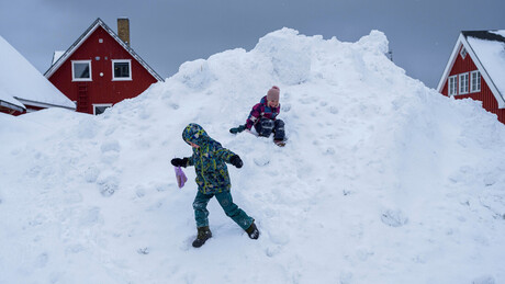 Trump considera persuadir groenlandeses pagando até US$ 100 mil a cada um, informa Reuters