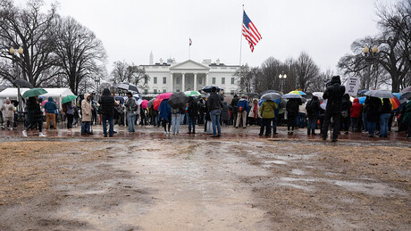 Estados Unidos pedem que seus cidadãos 'deixem a Venezuela imediatamente'