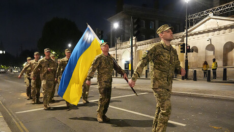 Ex-mercenário denuncia símbolos nazistas e membros de cartéis no Exército da Ucrânia
