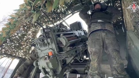 VÍDEO: novo obus russo lança ataques cirúrgicos e elimina posições ucranianas